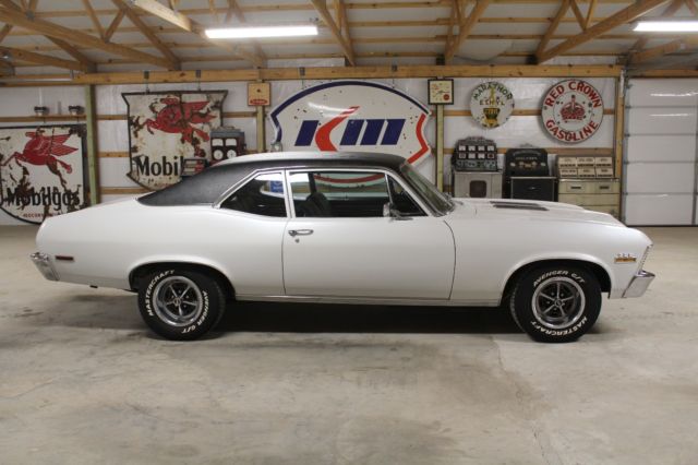 1970 White Chevrolet Nova Coupe
