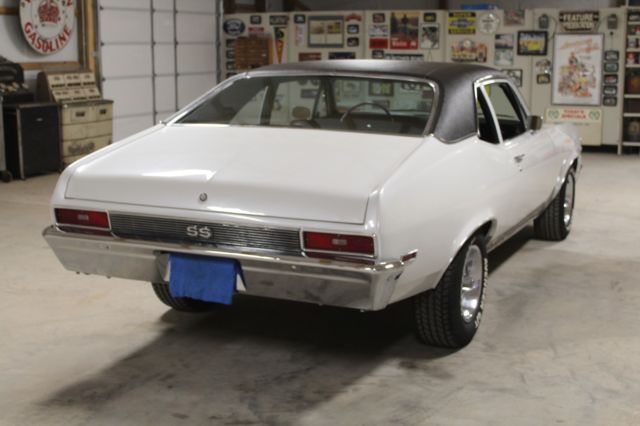 1970 White Chevrolet Nova Coupe