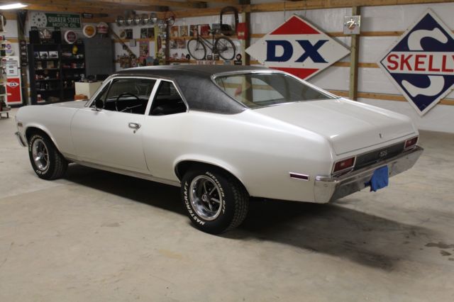 1970 White Chevrolet Nova Coupe