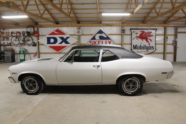 1970 White Chevrolet Nova Coupe