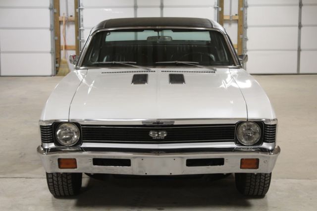 1970 White Chevrolet Nova Coupe