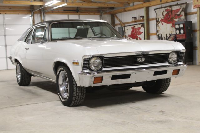 1970 White Chevrolet Nova Coupe