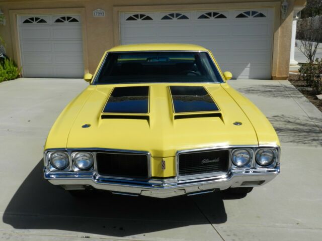 1970 Yellow/Black Oldsmobile Cutlass S W-31 Coupe