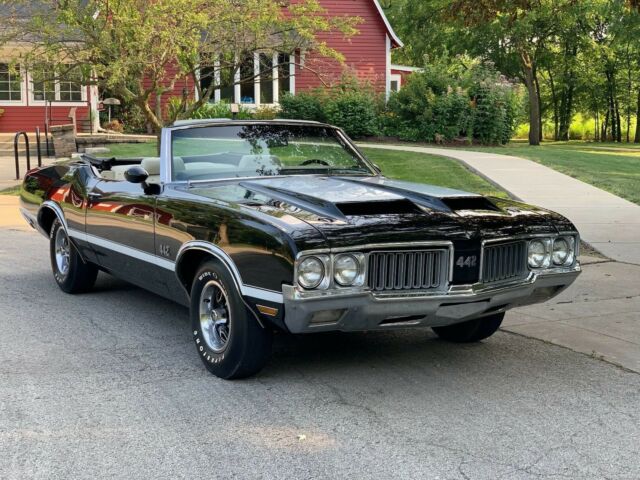 1970 Code 19 Ebony Black Oldsmobile 442 Convertible