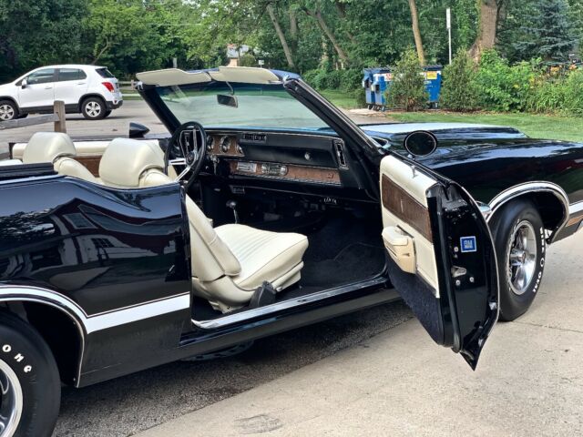 1970 Code 19 Ebony Black Oldsmobile 442 Convertible
