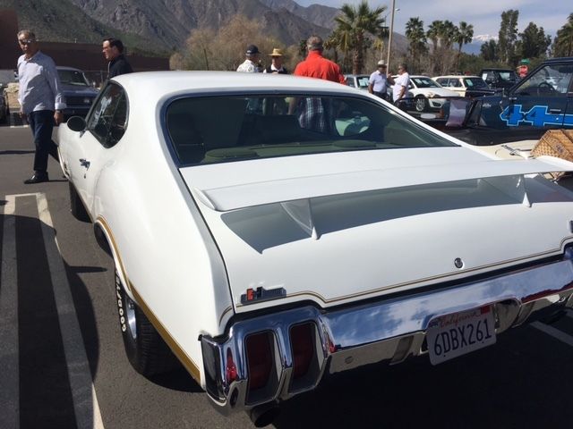 1970 White gold stripe Oldsmobile 442 Hardtop