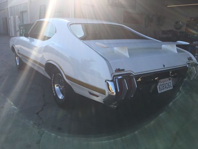 1970 White gold stripe Oldsmobile 442 Hardtop