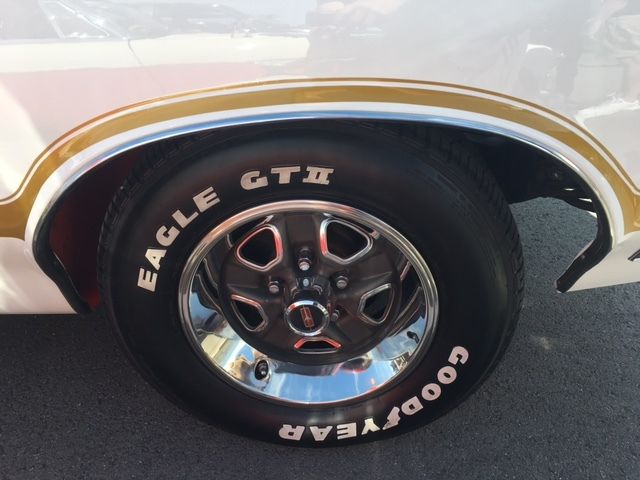 1970 White gold stripe Oldsmobile 442 Hardtop