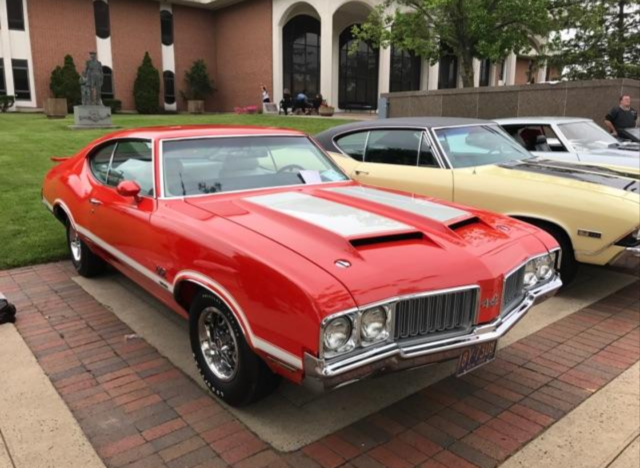 1970 Red Oldsmobile 442 Coupe