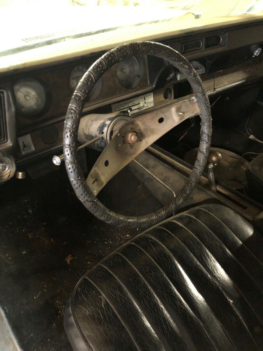 1970 Green Oldsmobile Cutlass Coupe