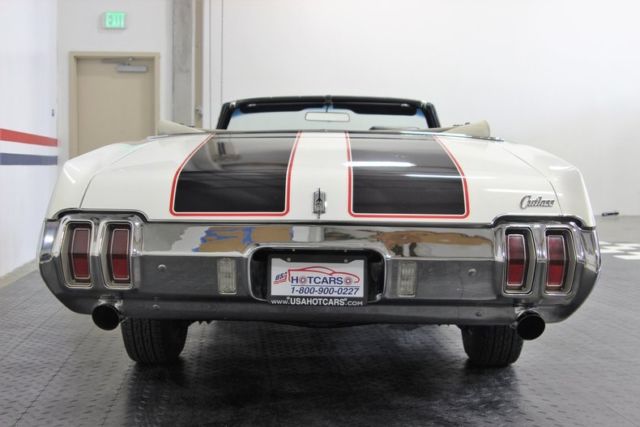 1970 White Oldsmobile Cutlass Pacecar Convertible