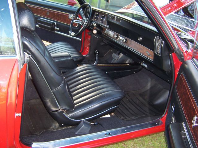 1970 Red Oldsmobile Cutlass Coupe