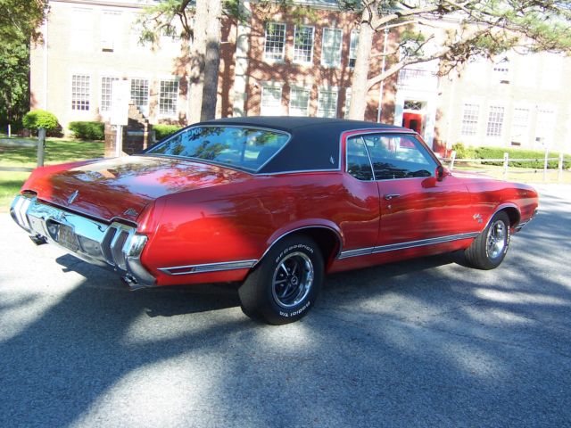 1970 Red Oldsmobile Cutlass Coupe