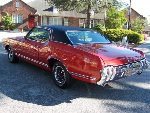 1970 Red Oldsmobile Cutlass Coupe