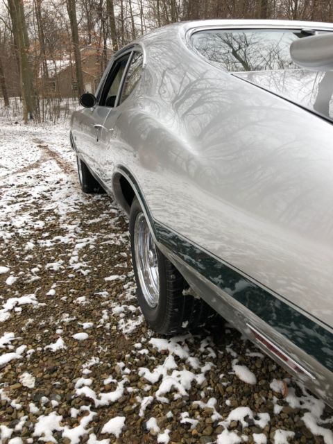 1970 Silver Oldsmobile 442 Coupe