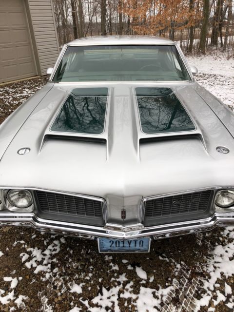 1970 Silver Oldsmobile 442 Coupe