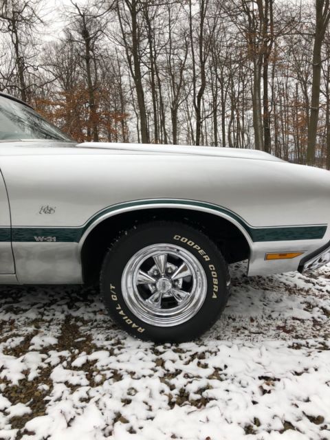 1970 Silver Oldsmobile 442 Coupe