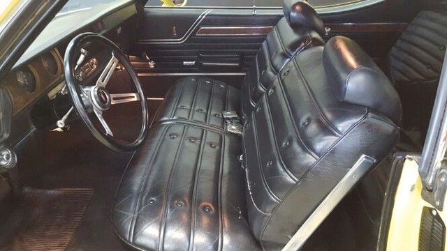 1970 Yellow Oldsmobile Cutlass Coupe