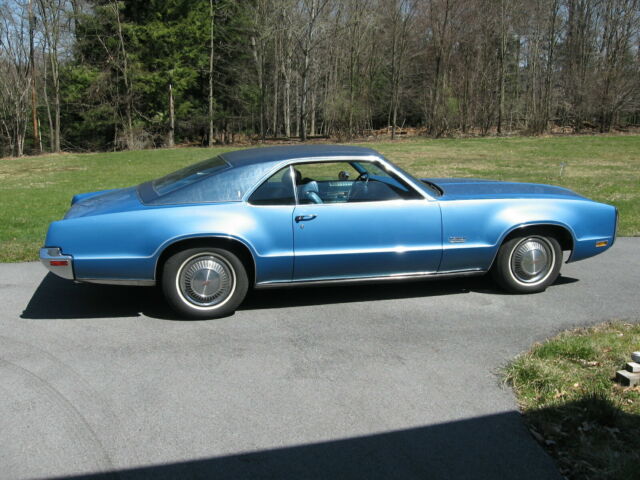 1970 Blue Oldsmobile Toronado 2 Door