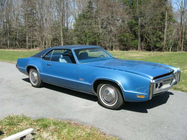 1970 Blue Oldsmobile Toronado 2 Door