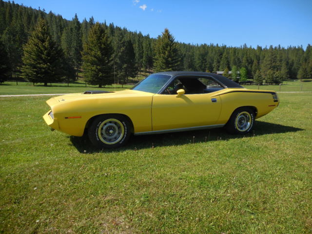 1970 Yellow Plymouth Barracuda Coupe