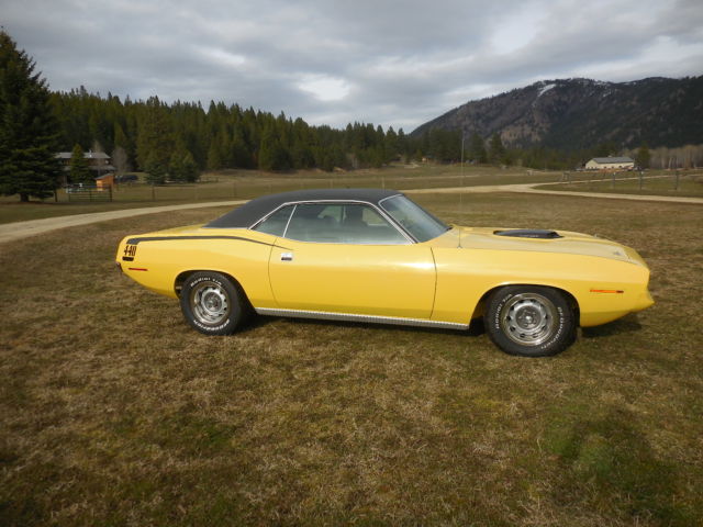 1970 Yellow Plymouth Barracuda Coupe