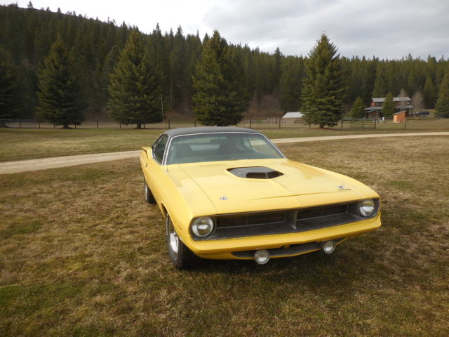 1970 Yellow Plymouth Barracuda Coupe