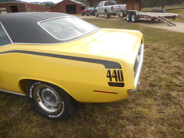 1970 Yellow Plymouth Barracuda Coupe