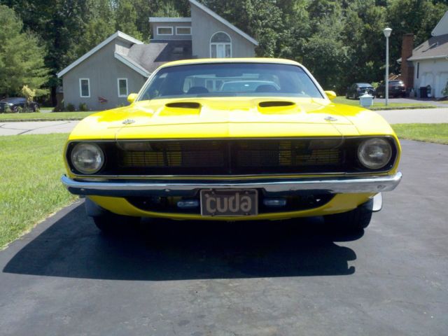 1970 Yellow Plymouth Barracuda Coupe