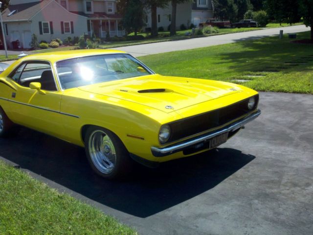 1970 Yellow Plymouth Barracuda Coupe