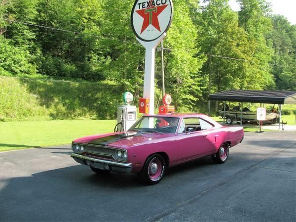 1970 Pink Plymouth Road Runner Coupe