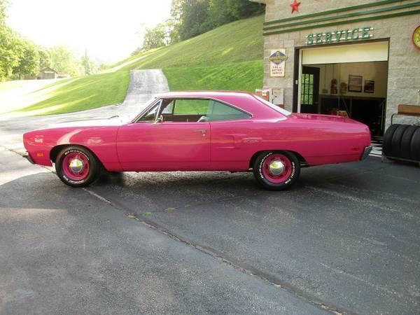 1970 Pink Plymouth Road Runner Coupe