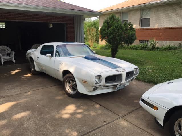 1970 White Pontiac Firebird Coupe