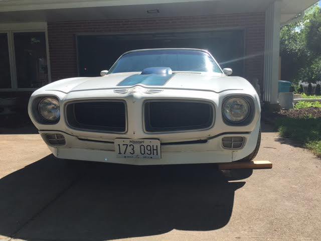 1970 White Pontiac Firebird Coupe