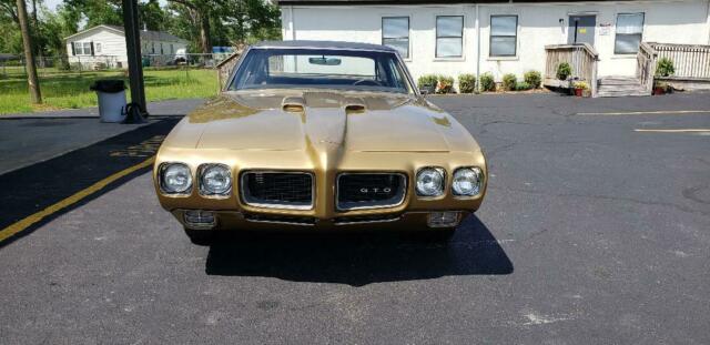 1970 Gold Pontiac GTO Coupe