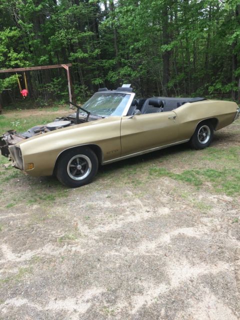 1970 Gold Pontiac GTO Convertible