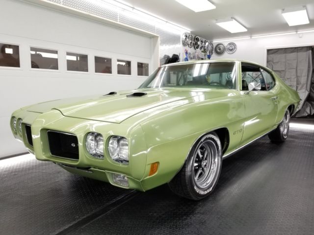 1970 Green Pontiac GTO