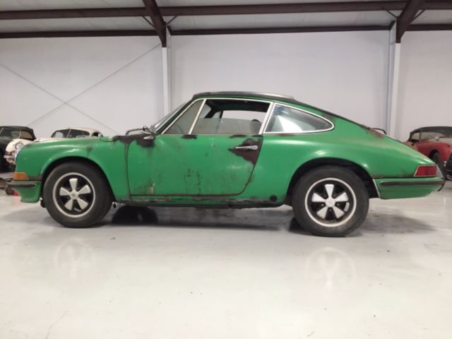 1971 Vonda green Porsche 911 Coupe