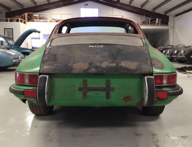 1971 Vonda green Porsche 911 Coupe