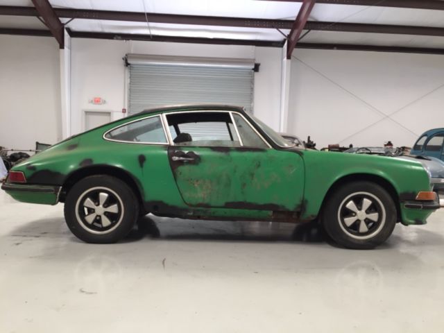1971 Vonda green Porsche 911 Coupe