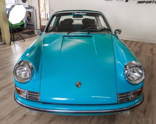 1970 Blue Porsche 911