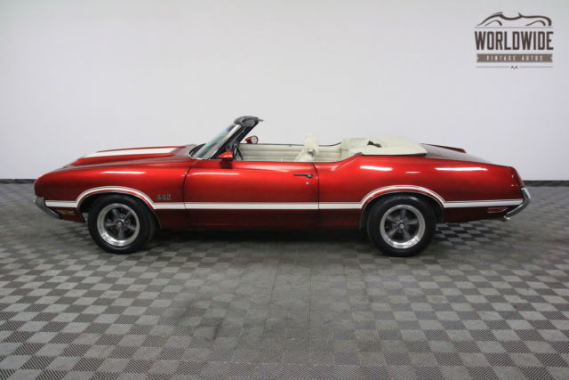 1970 Red Oldsmobile 442