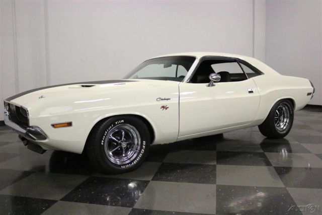 1970 White Dodge Challenger