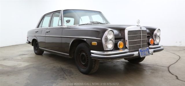 1970 Brown Mercedes-Benz 200-Series