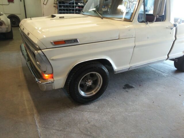1970 White Ford F-100 Standard Cab Pickup
