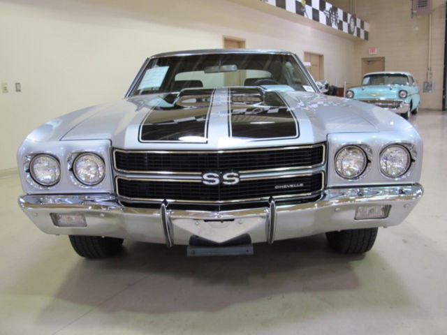 1970 Silver Chevrolet Chevelle