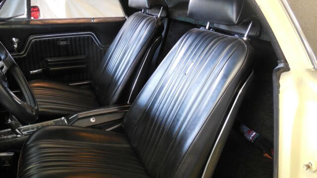 1970 Gold Chevrolet El Camino Pick -Up