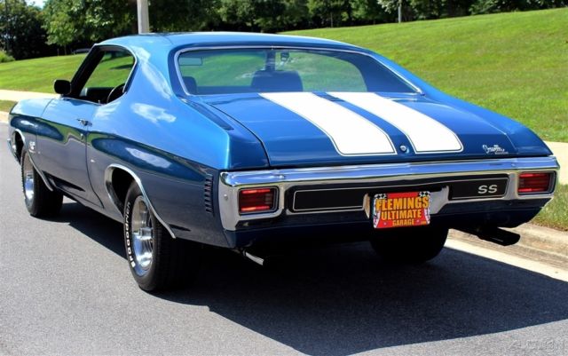 1970 White Chevrolet Chevelle Coupe