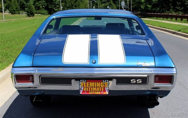 1970 White Chevrolet Chevelle Coupe