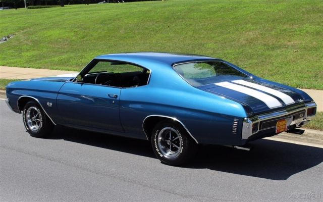 1970 White Chevrolet Chevelle Coupe